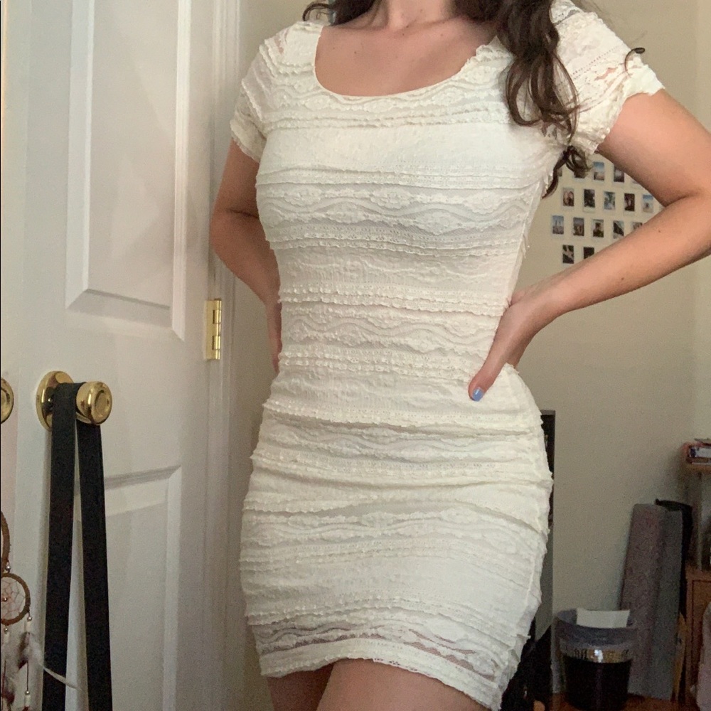 Bodycon Off-White Lace Dress